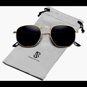 Unused glasses I got as present, it has not been opened